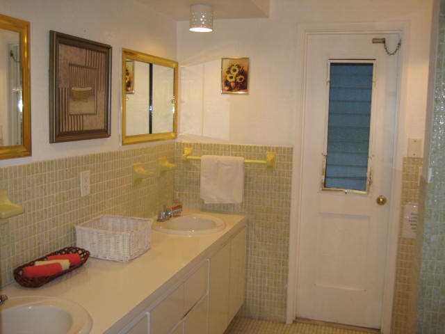 HOLLYWOOD HILLS - Residential