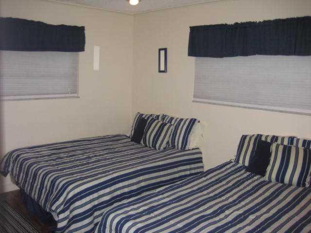 HOLLYWOOD HILLS - Residential