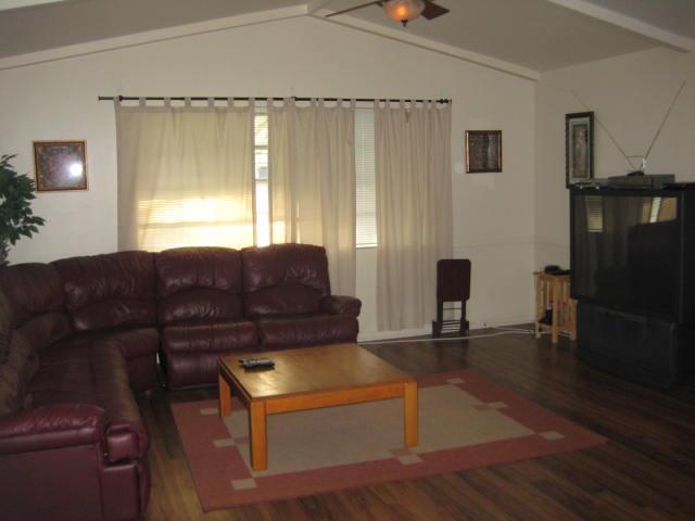 HOLLYWOOD HILLS - Residential