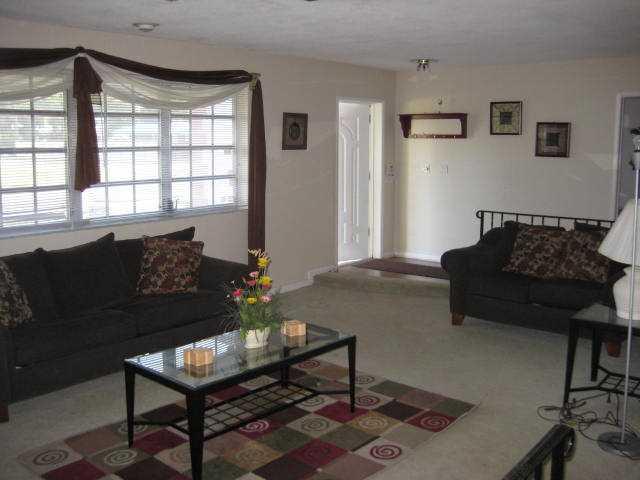 HOLLYWOOD HILLS - Residential