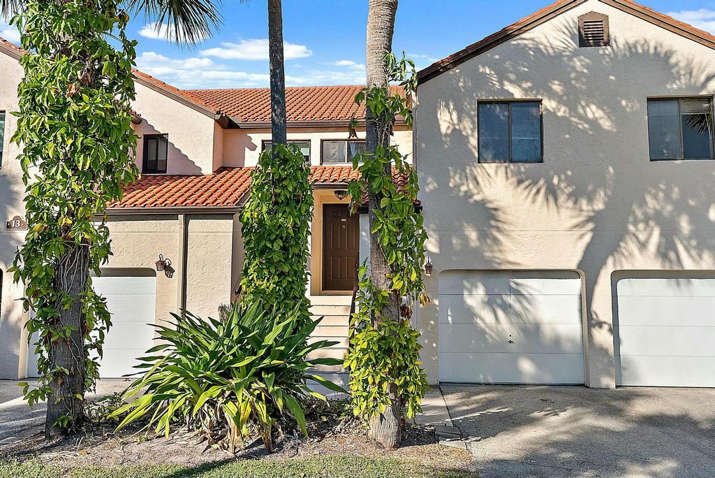 Photo of 13 Via De Casas Sur #202, Boynton Beach, FL 33426 (MLS # R11043448)