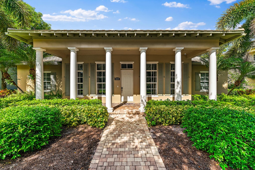 Photo of 3334 Greenway Drive, Jupiter, FL 33458 (MLS # R11005139)