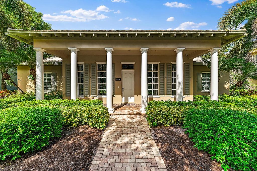 Photo of 3334 Greenway Drive, Jupiter, FL 33458 (MLS # R11005139)