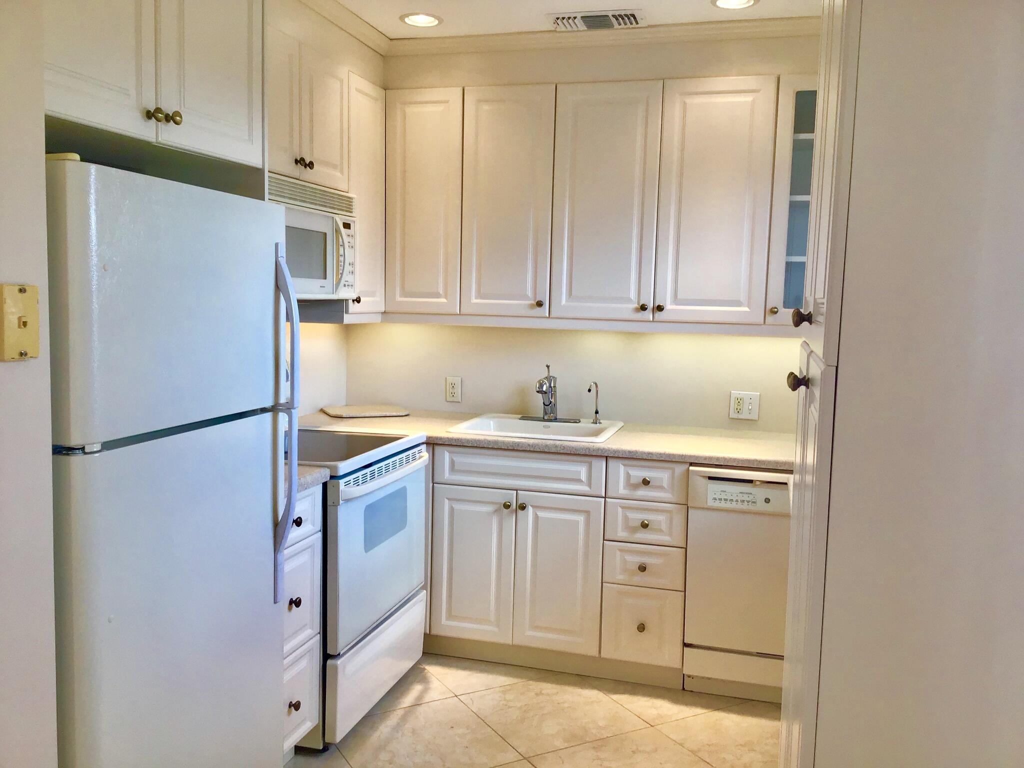 BRIGHTON AT CENTURY VILLAGE CONDO - Residential Lease