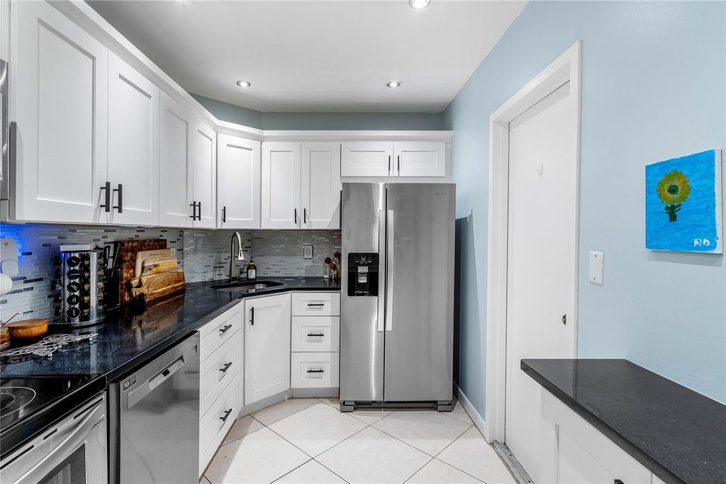 Photo of 3111 Oakland Shores Drive #F208, Oakland Park, FL 33309 (MLS # F10554691)