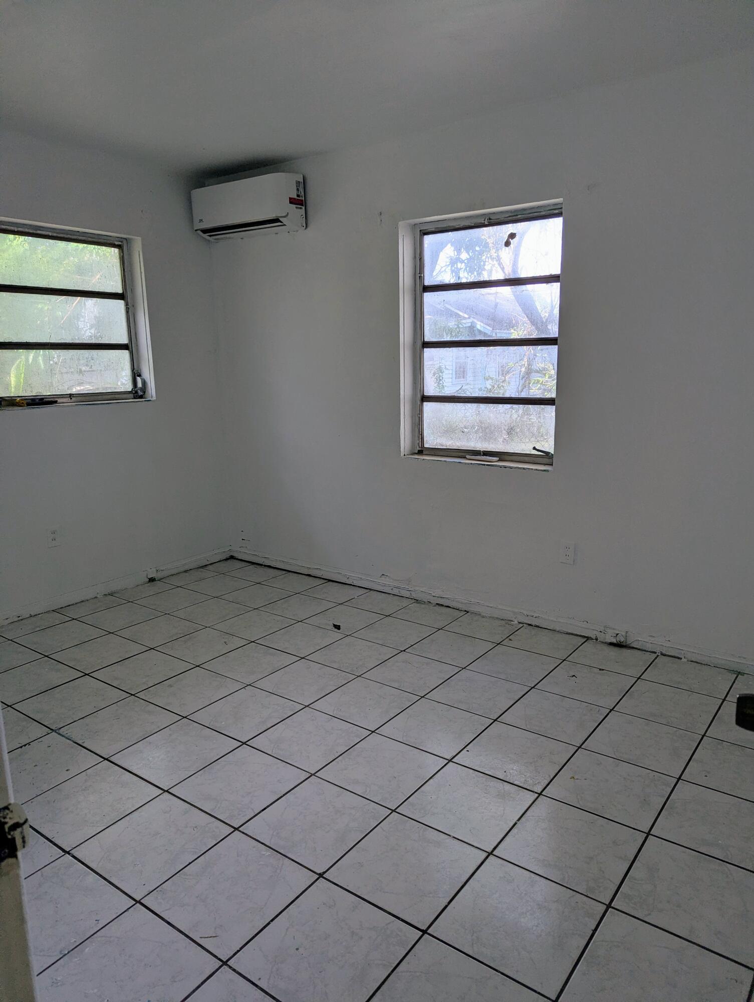 DIXIE HIGHWAY TRACK - Residential Income