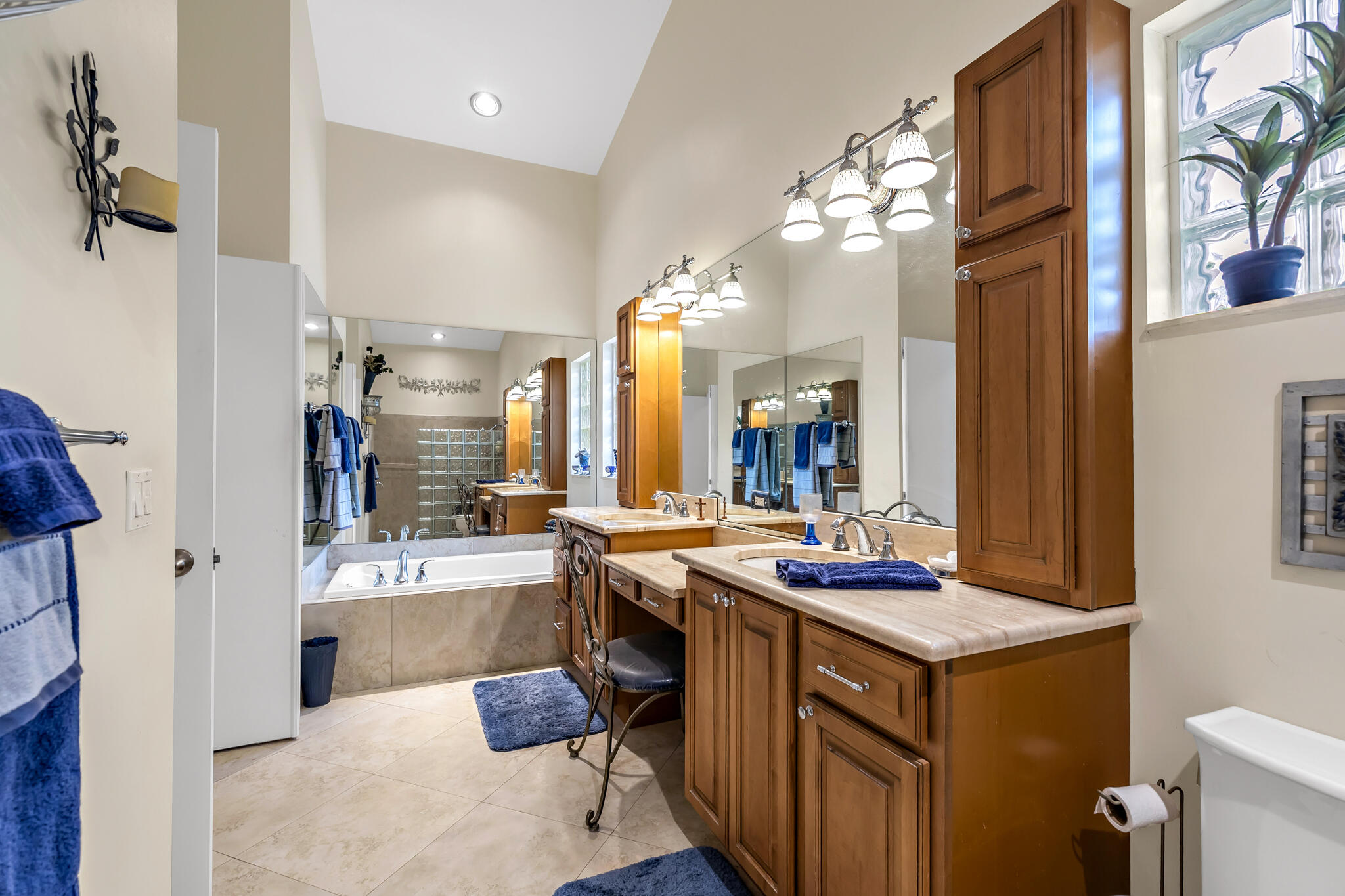 RIDGEVIEW LAKE ESTATES - Residential