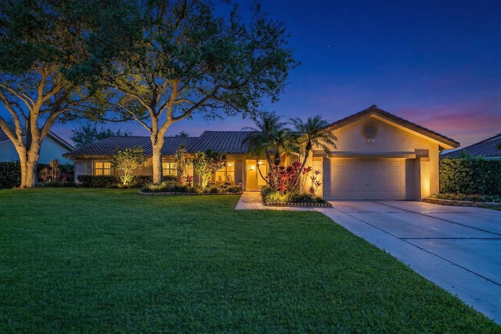 Photo of 1966 SW 105th Avenue, Davie, FL 33324 (MLS # B26002938)