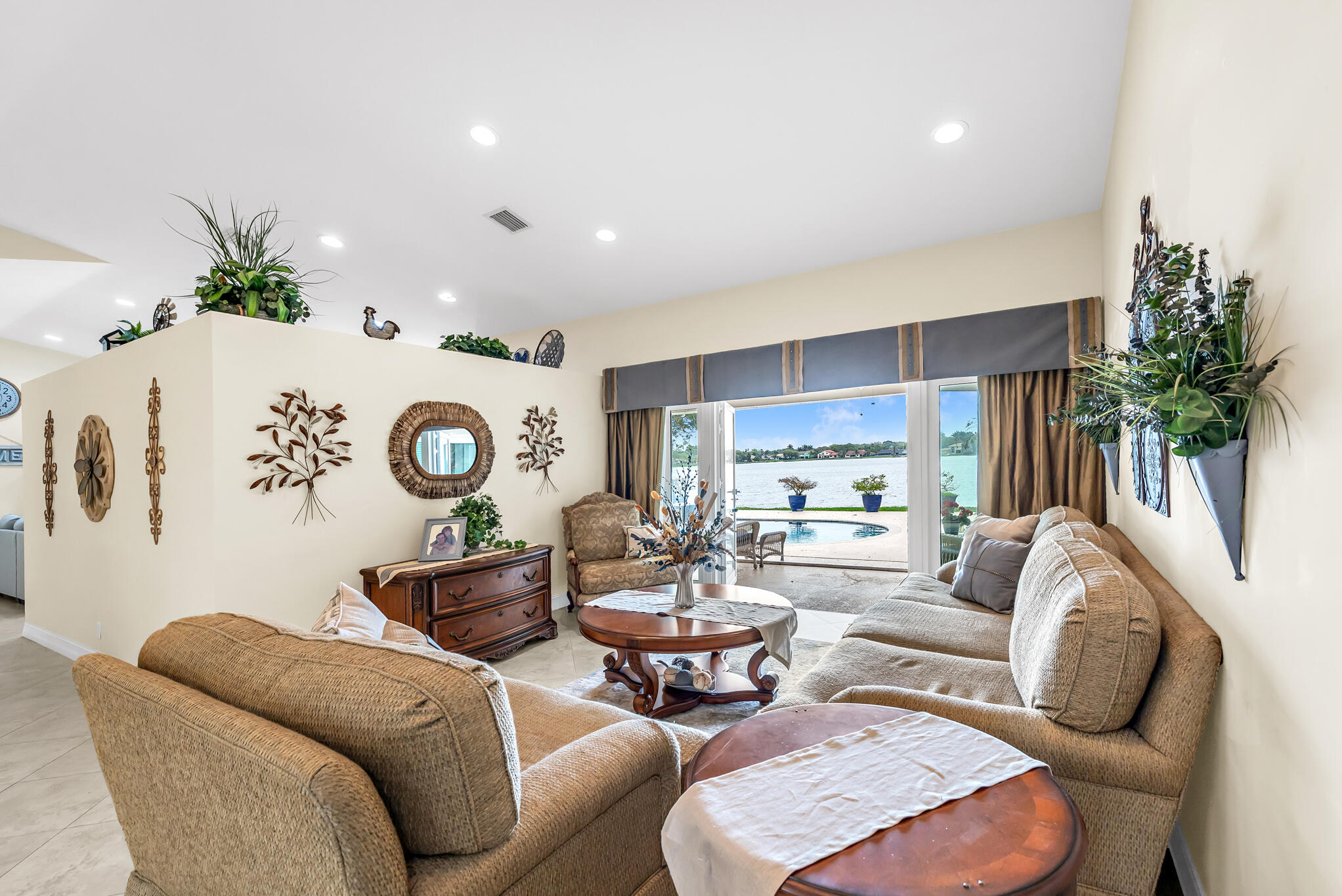 RIDGEVIEW LAKE ESTATES - Residential