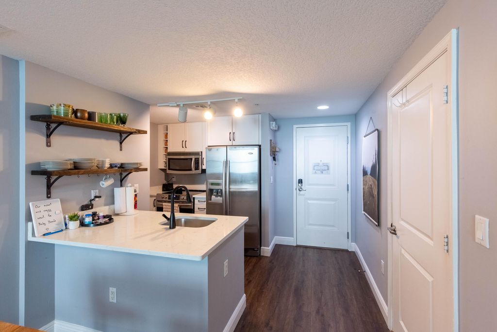 Photo of 400 N Federal Highway #204s, Boynton Beach, FL 33435 (MLS # B26021928)