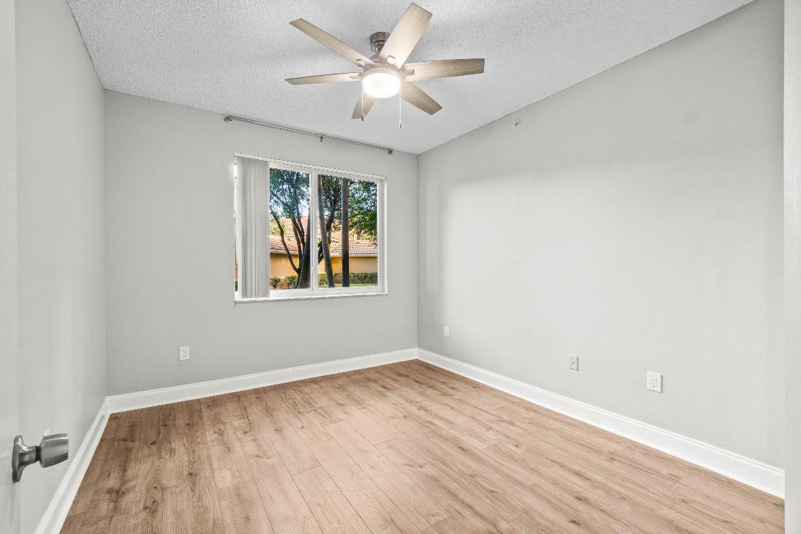 HYPOLUXOS MARINERS CAY CONDOMINIUM - Residential