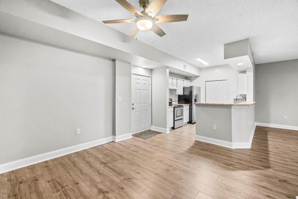 HYPOLUXOS MARINERS CAY CONDOMINIUM - Residential