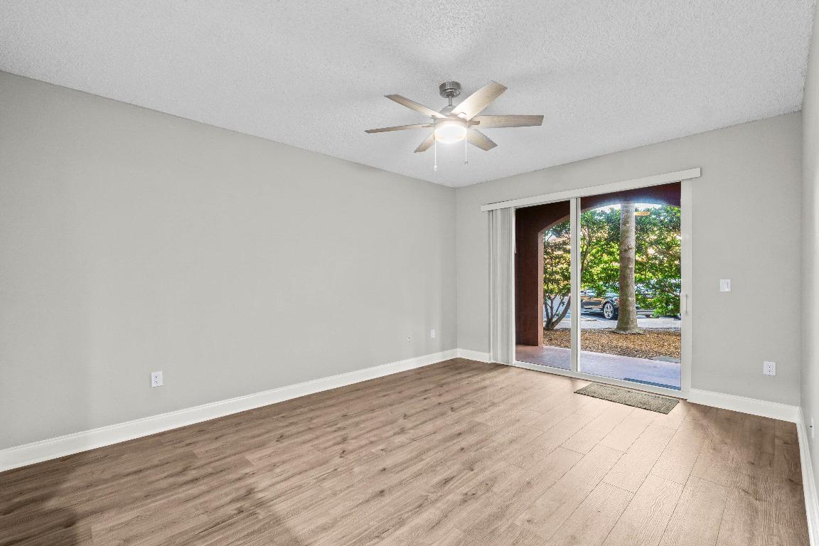 HYPOLUXOS MARINERS CAY CONDOMINIUM - Residential