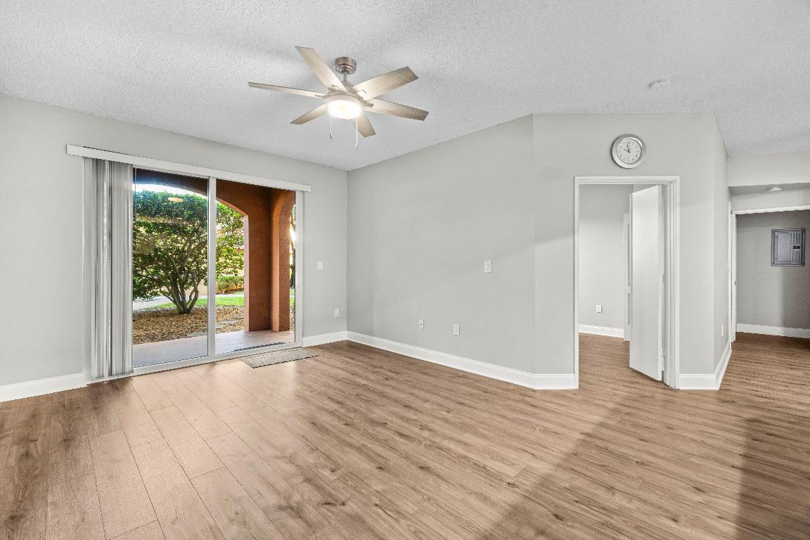 HYPOLUXOS MARINERS CAY CONDOMINIUM - Residential