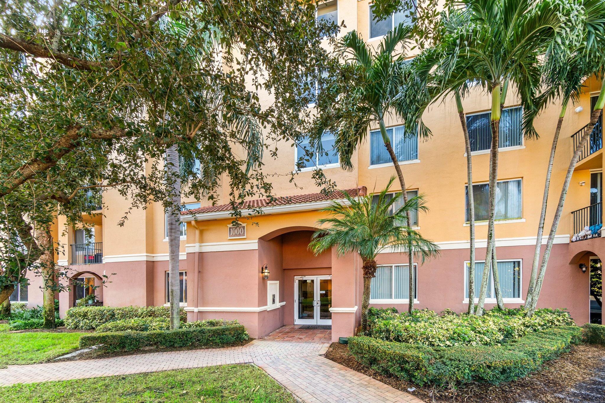 HYPOLUXOS MARINERS CAY CO - Residential