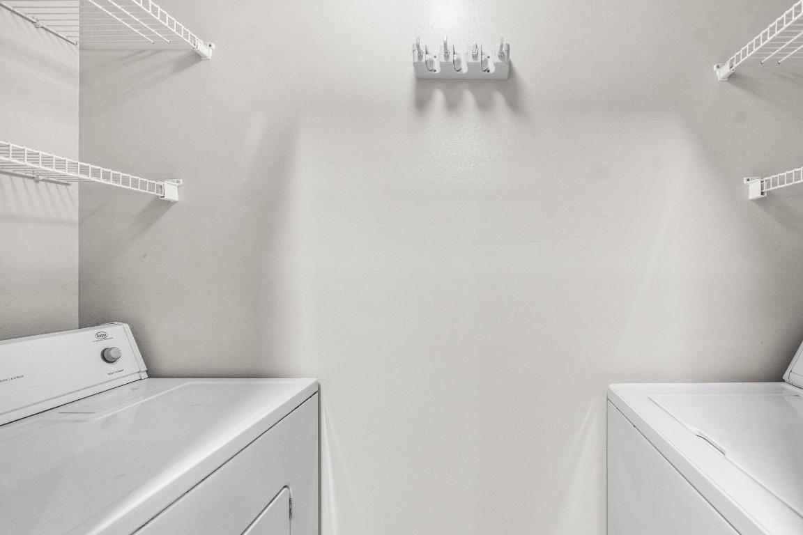 HYPOLUXOS MARINERS CAY CONDOMINIUM - Residential