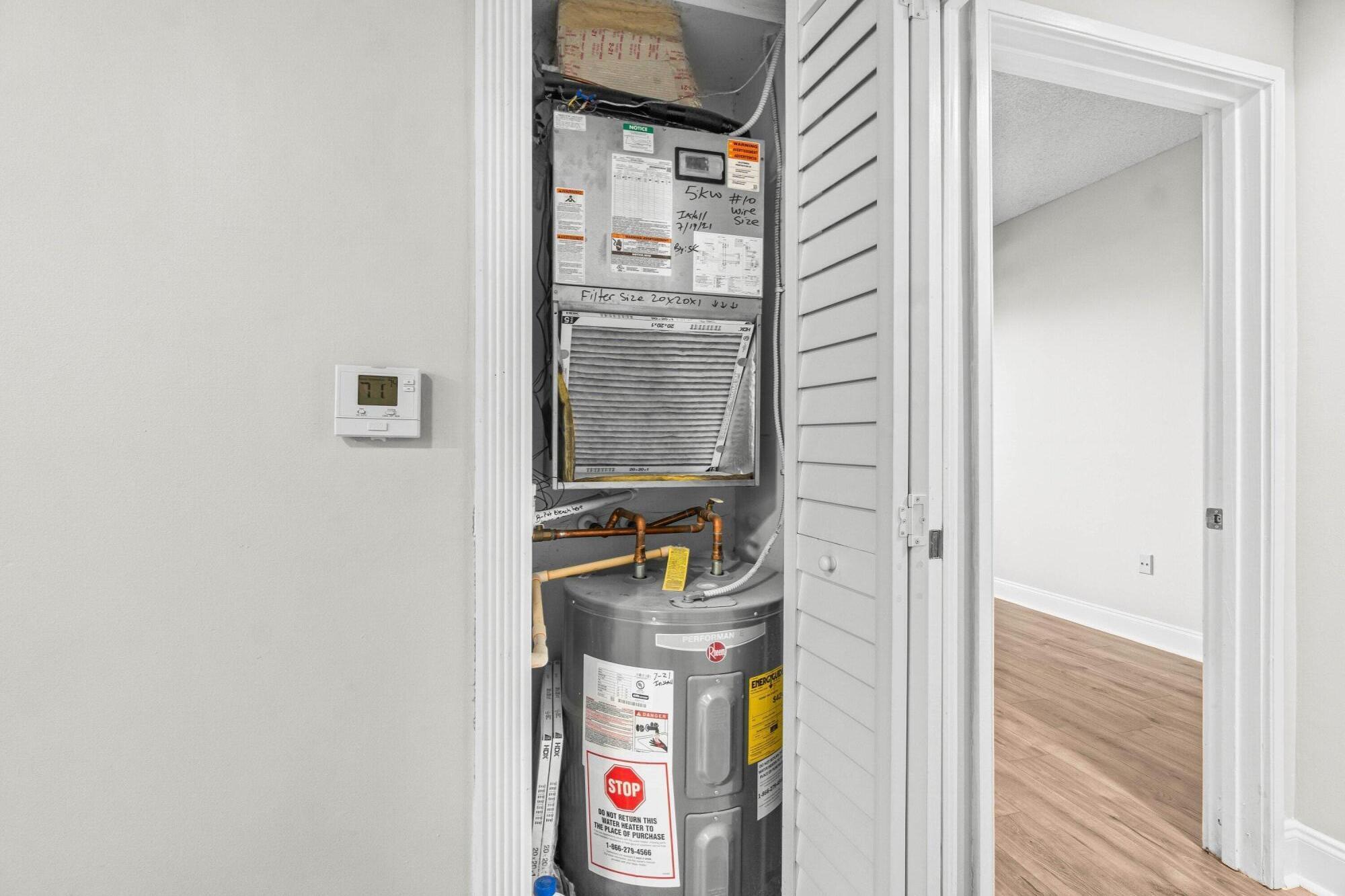 HYPOLUXOS MARINERS CAY CO - Residential