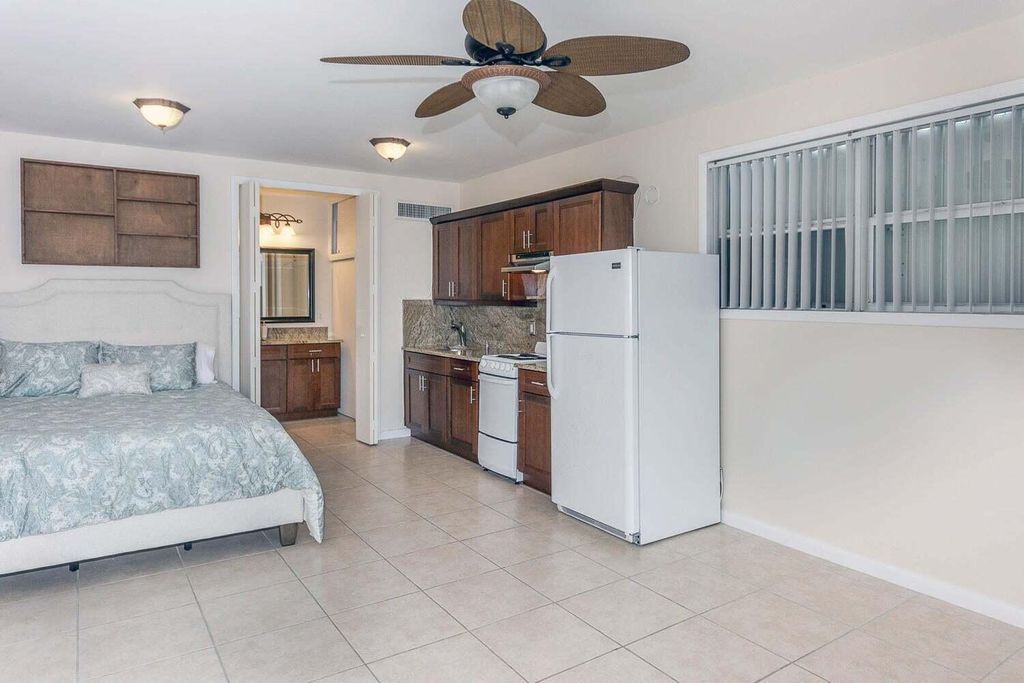 Photo of 18 Salina Avenue #32, Delray Beach, FL 33483 (MLS # R11034130)