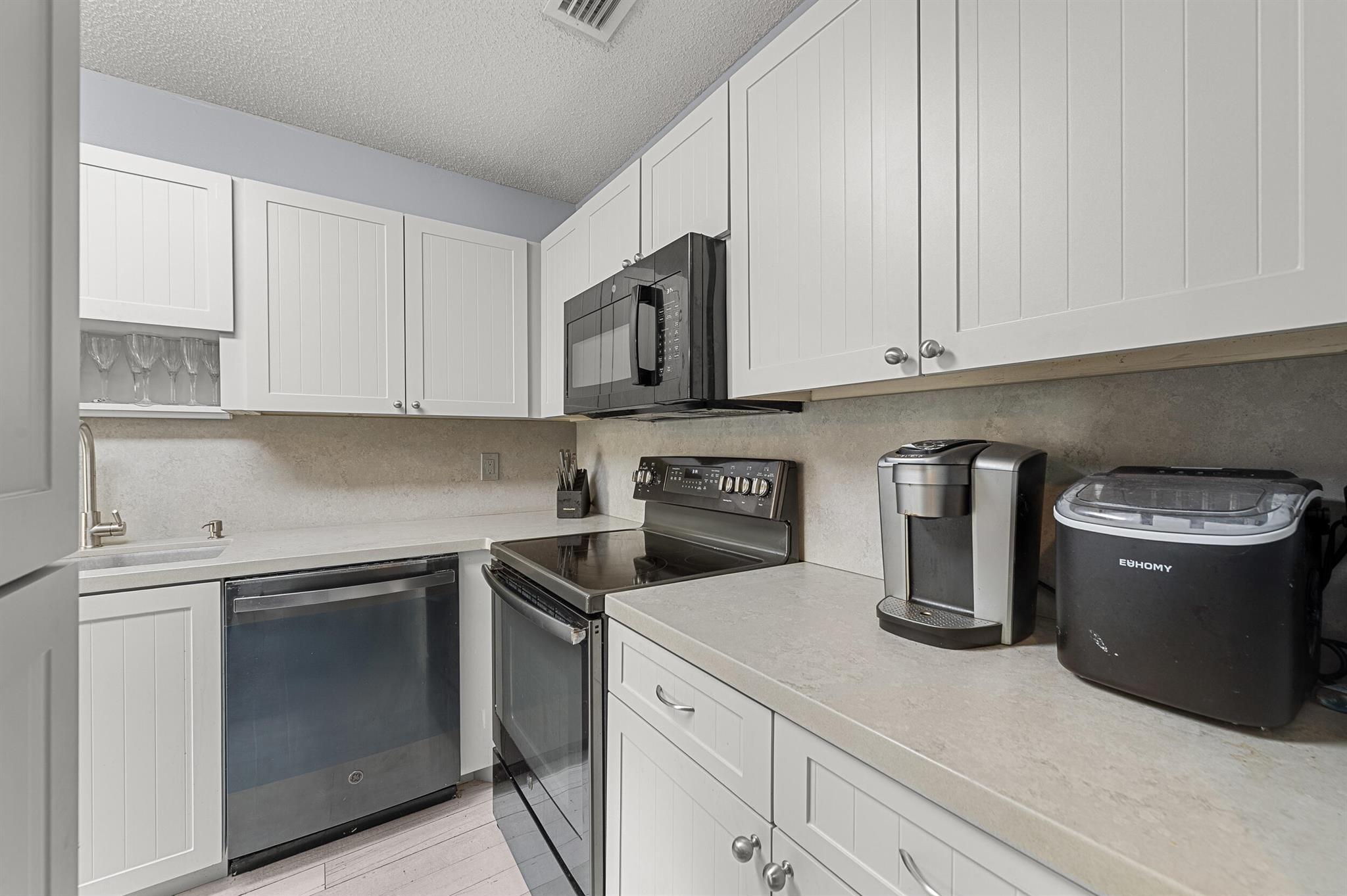 BOCA LAKES CONDO - Residential