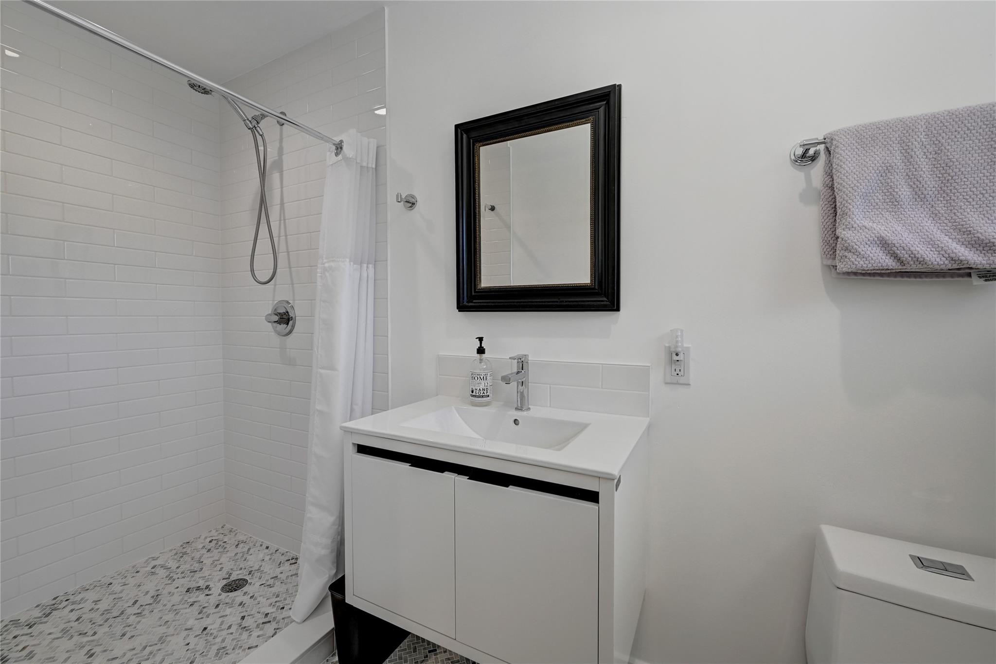 BABCO MANORS 39-15 B LOT - Residential