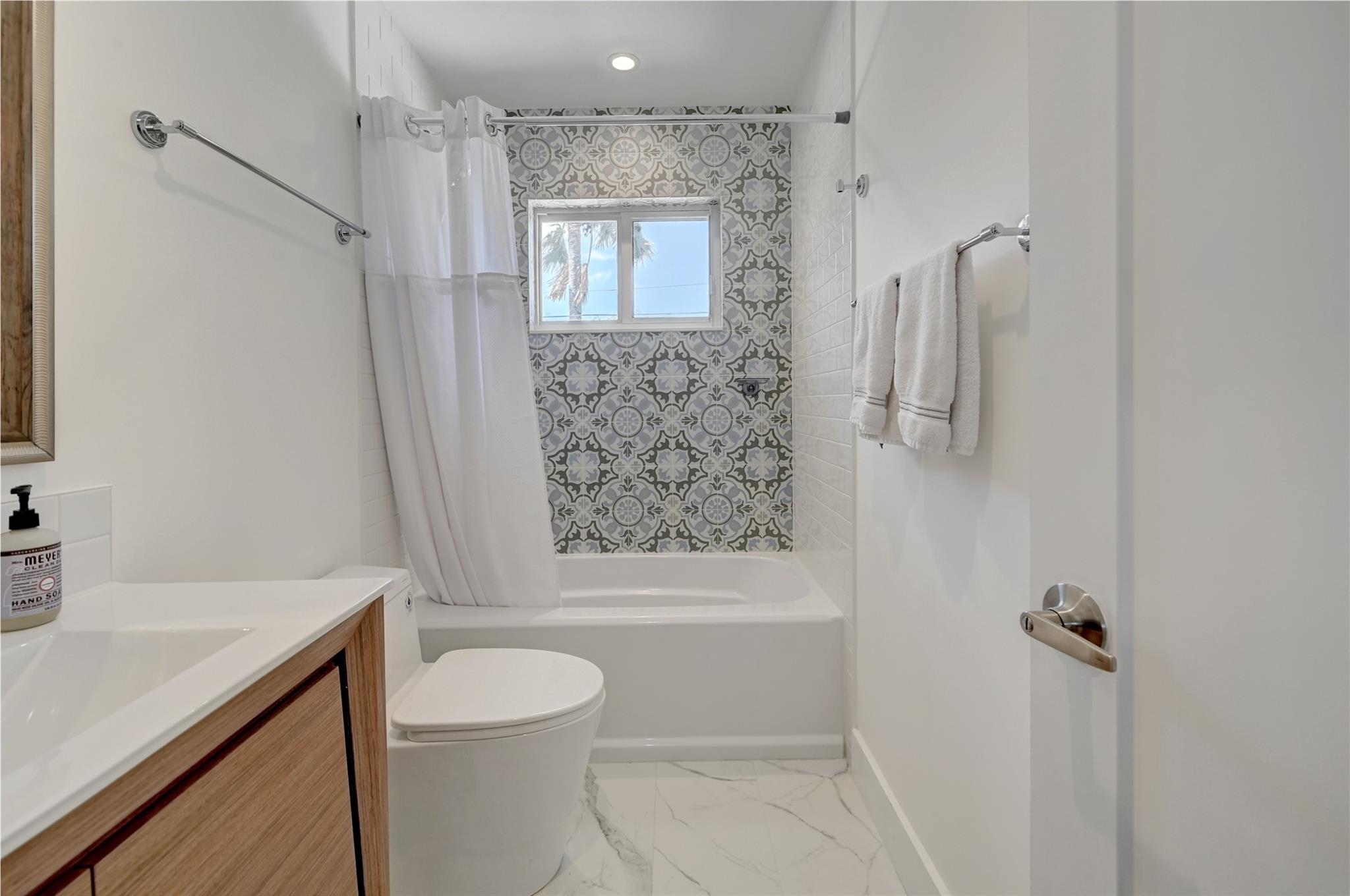BABCO MANORS 39-15 B LOT - Residential