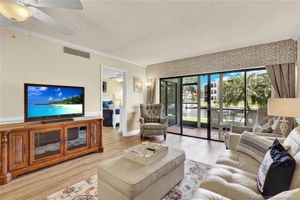 CIRCLE BAY YACHT CLUB CONDO - Residential