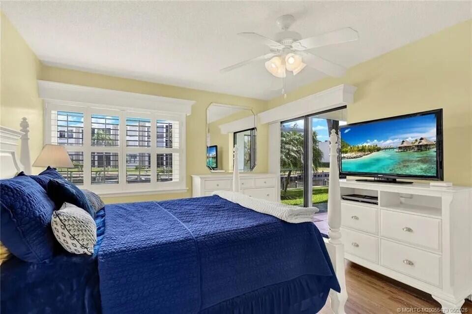 CIRCLE BAY YACHT CLUB CONDO - Residential