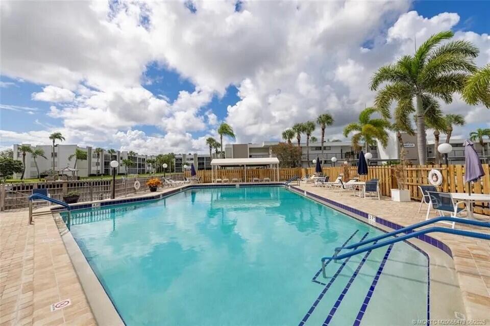 CIRCLE BAY YACHT CLUB CONDO - Residential