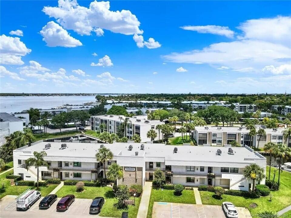 CIRCLE BAY YACHT CLUB CONDO - Residential