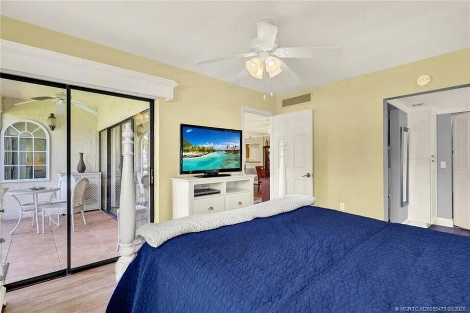 CIRCLE BAY YACHT CLUB CONDO - Residential