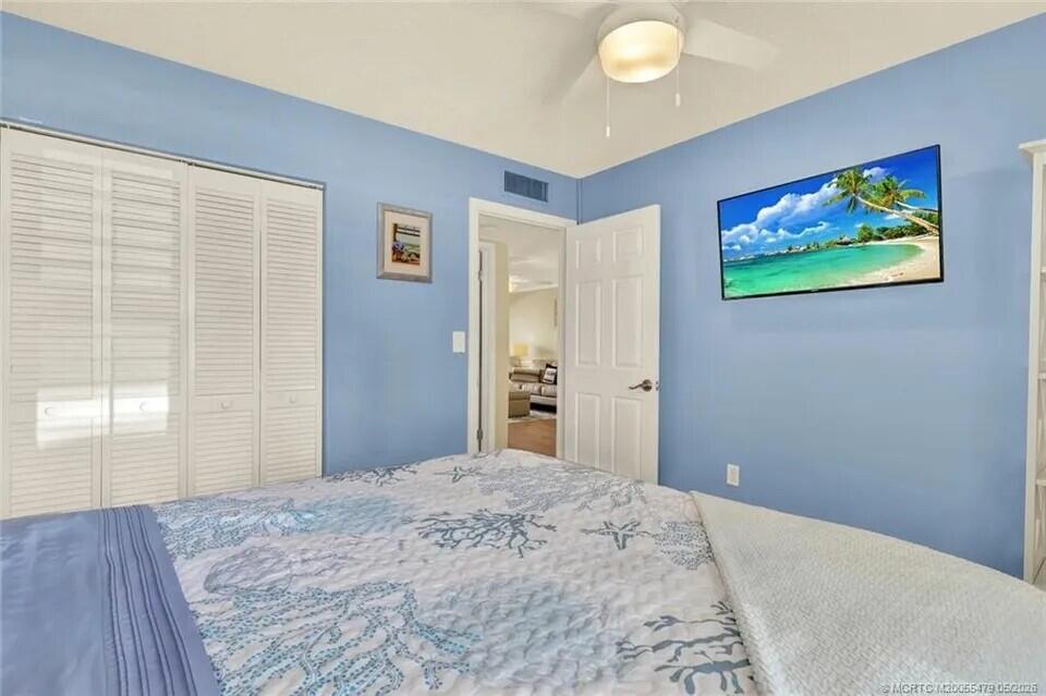 CIRCLE BAY YACHT CLUB CONDO - Residential