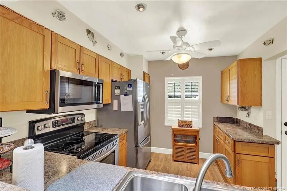 CIRCLE BAY YACHT CLUB CONDO - Residential