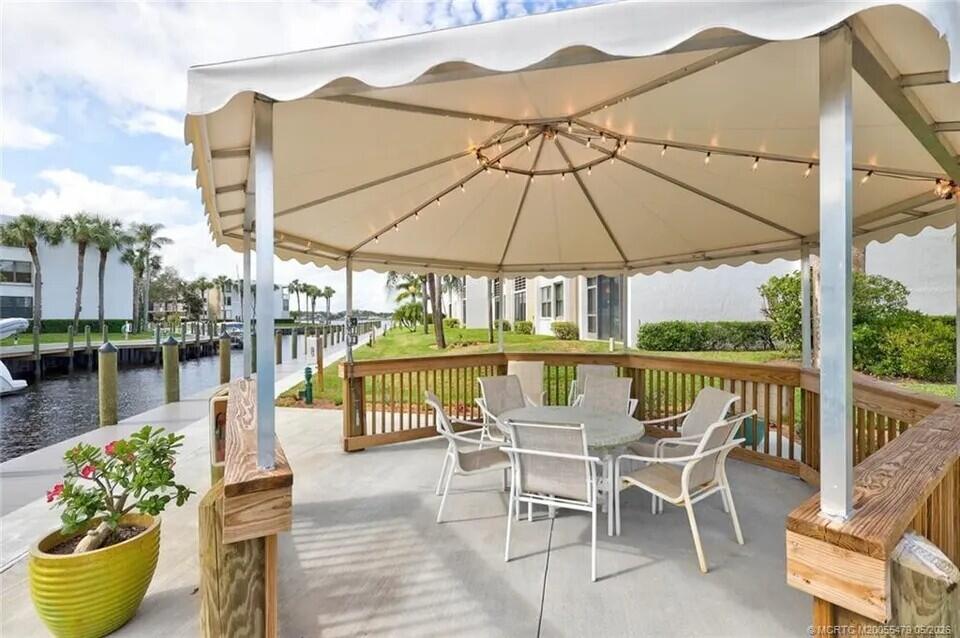 CIRCLE BAY YACHT CLUB CONDO - Residential