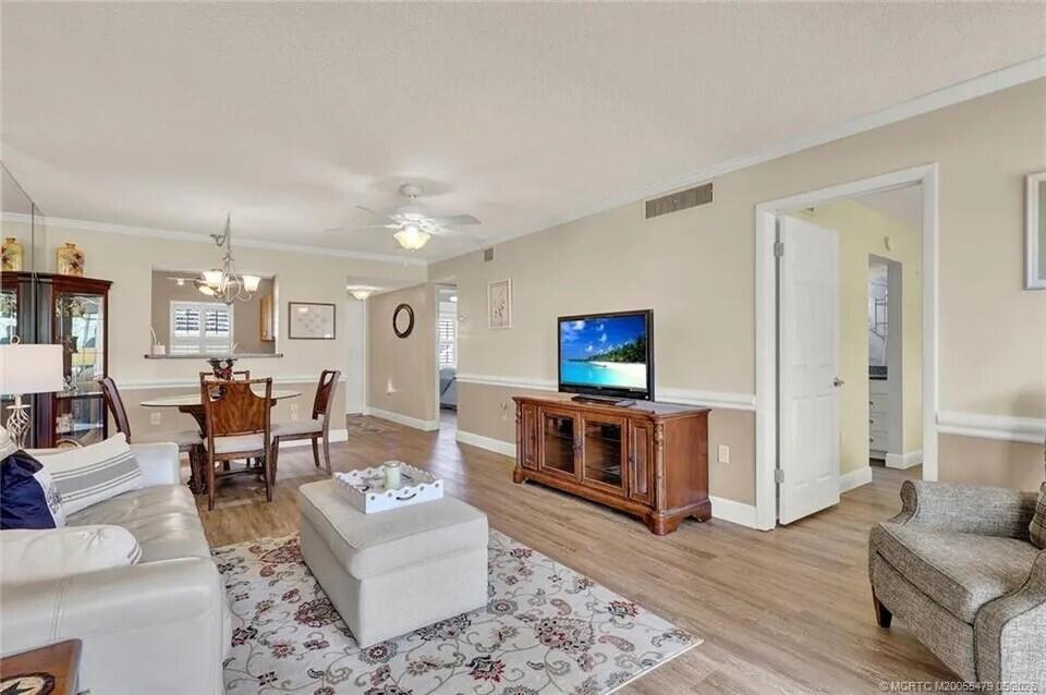 CIRCLE BAY YACHT CLUB CONDO - Residential