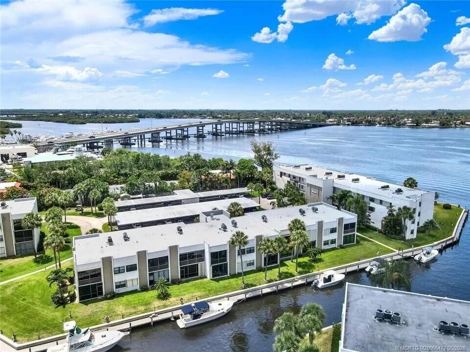 CIRCLE BAY YACHT CLUB CONDO - Residential