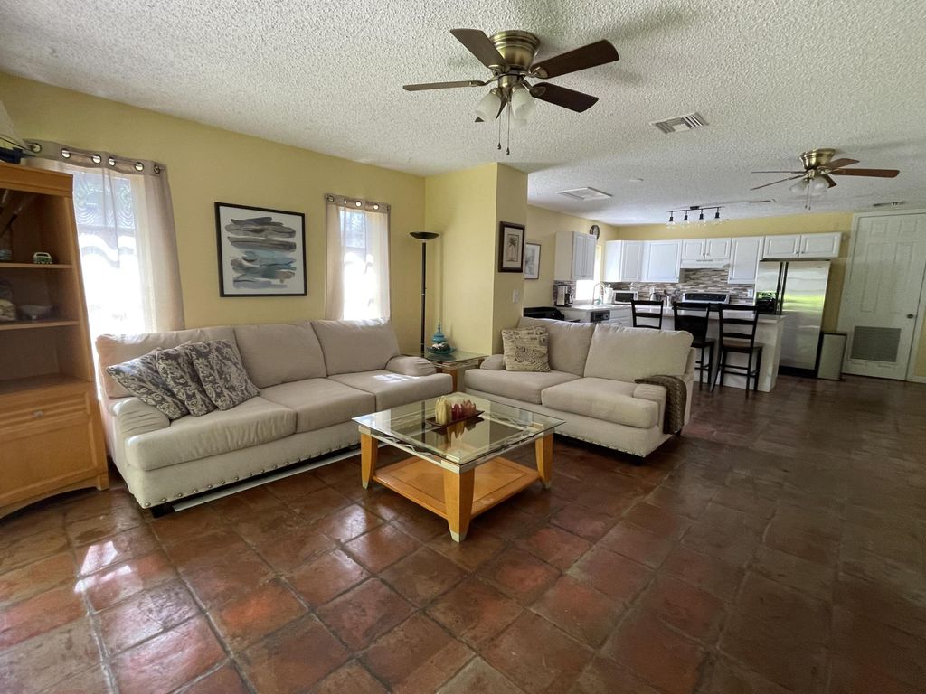 Photo of 801 NE 2nd Avenue, Delray Beach, FL 33444 (MLS # R10994856)