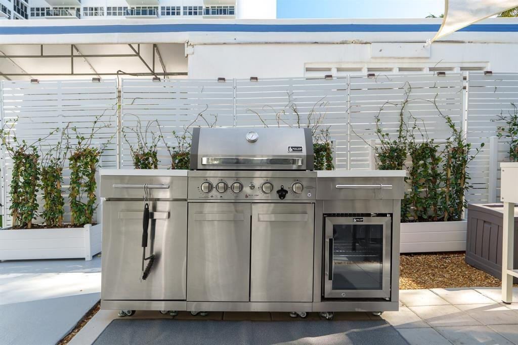 Coral Ridge Towers South - Residential