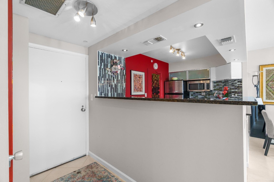 Coral Ridge Towers South - Residential