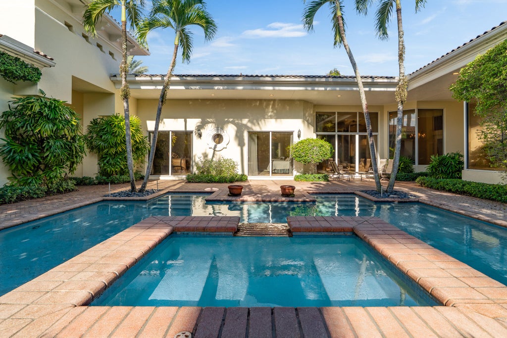 Photo of 7555 Porto Vecchio Place, Delray Beach, FL 33446 (MLS # B26075003)