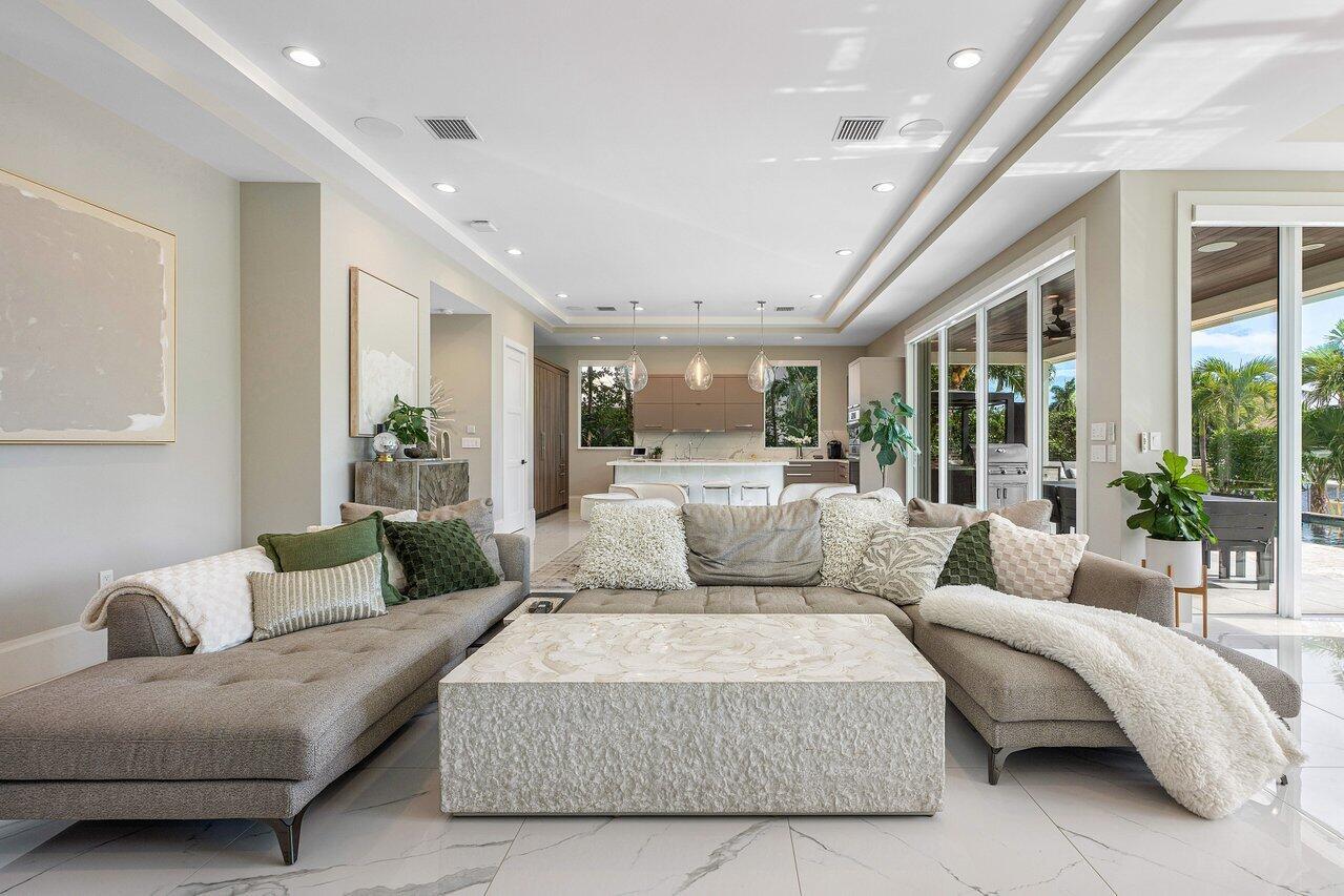 TROPIC ISLE - Residential