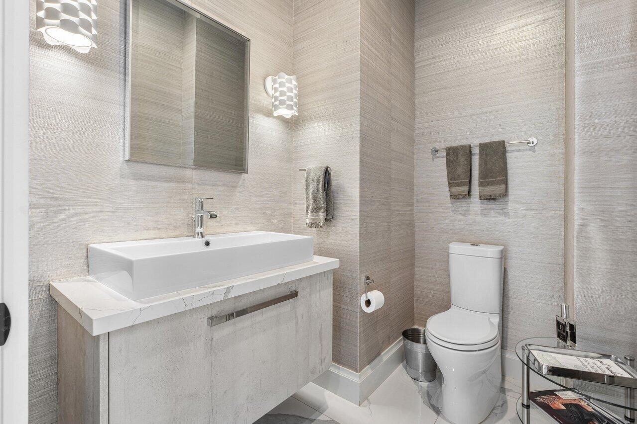 TROPIC ISLE - Residential