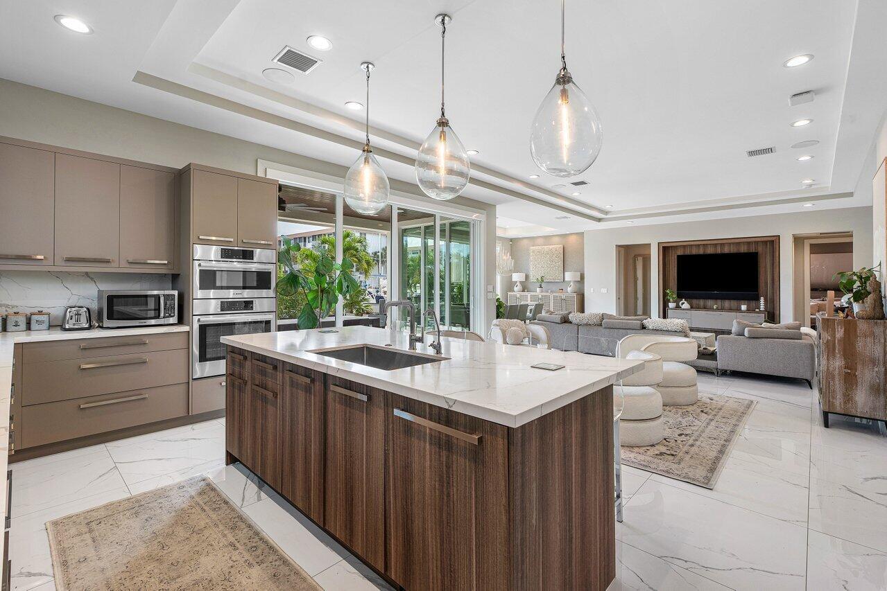 TROPIC ISLE - Residential