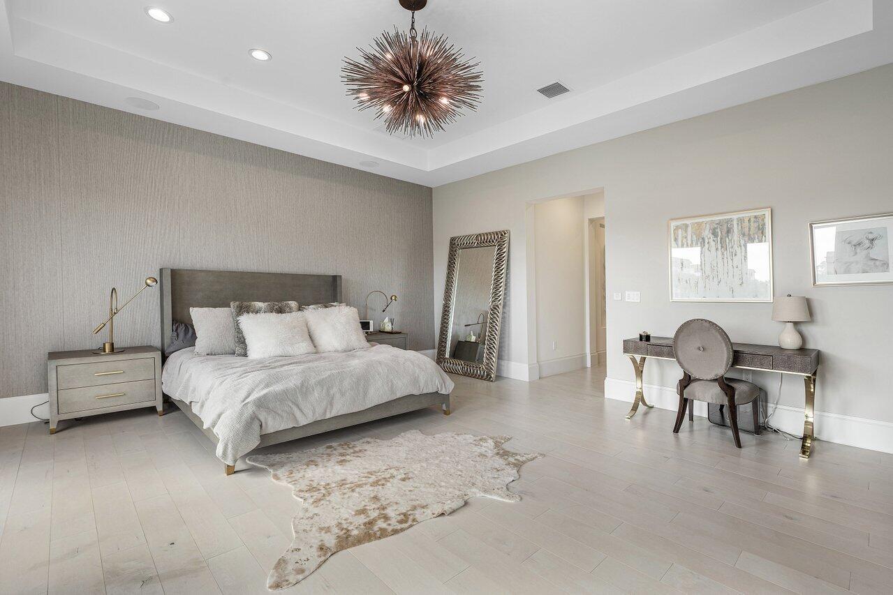 TROPIC ISLE - Residential