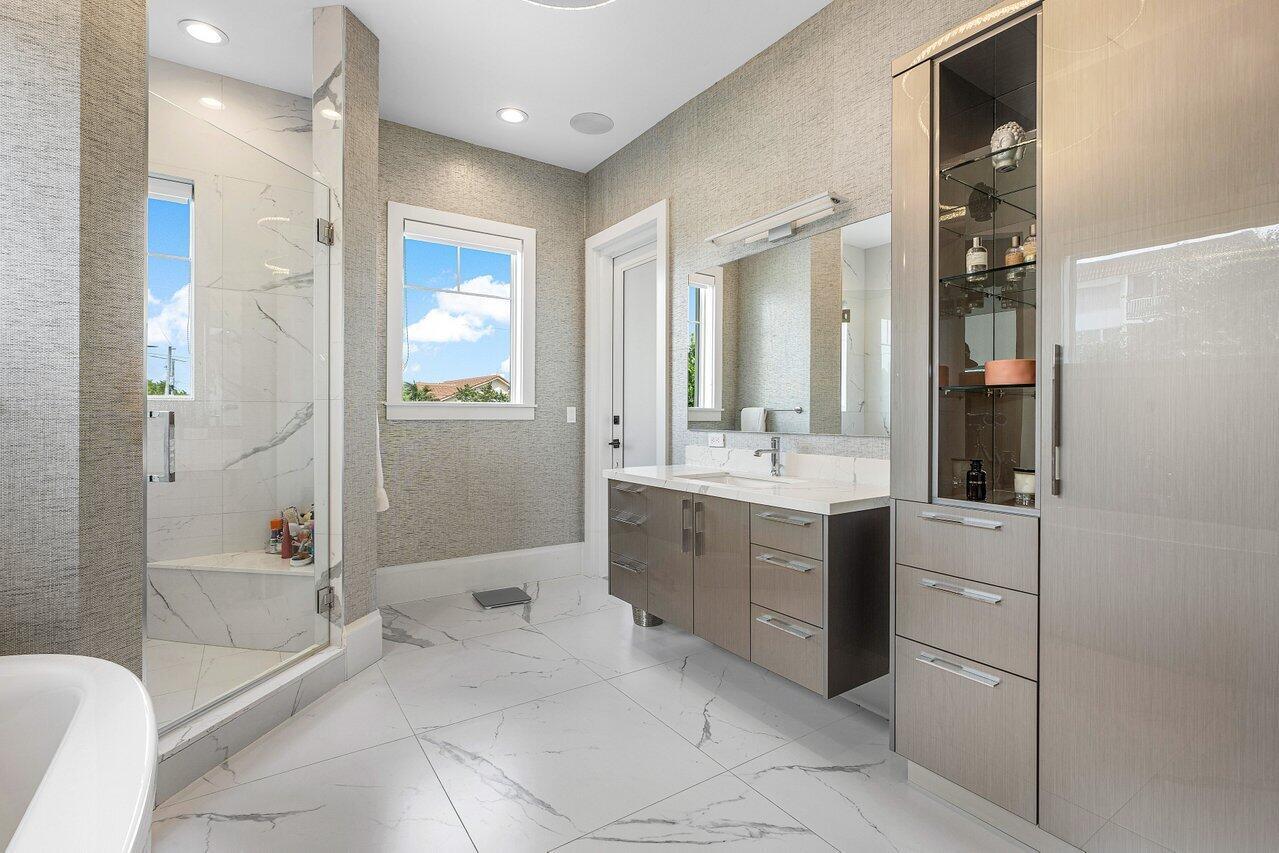 TROPIC ISLE - Residential