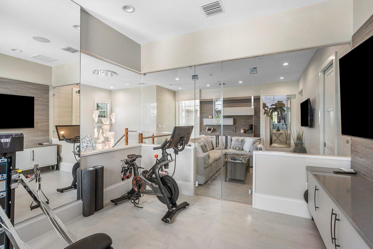 TROPIC ISLE - Residential