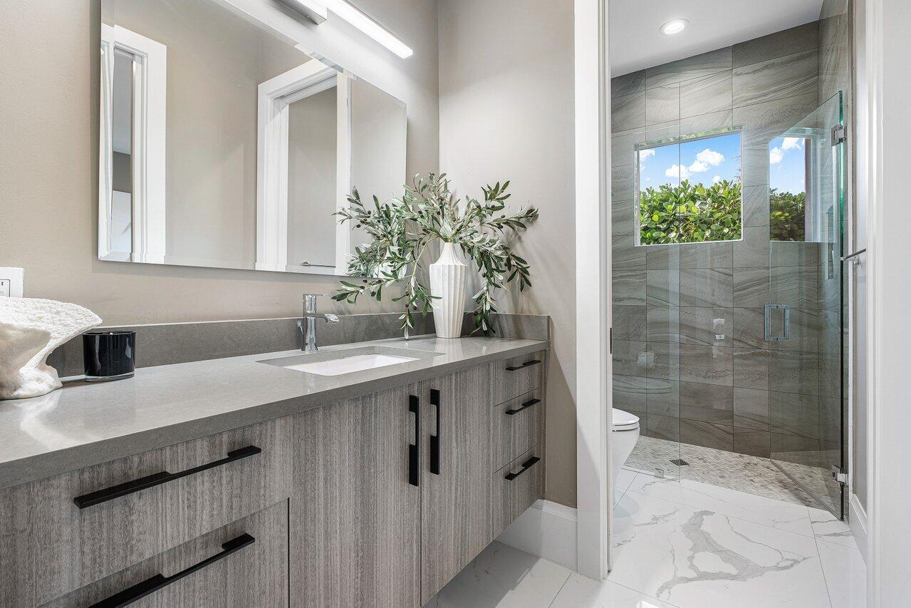 TROPIC ISLE - Residential