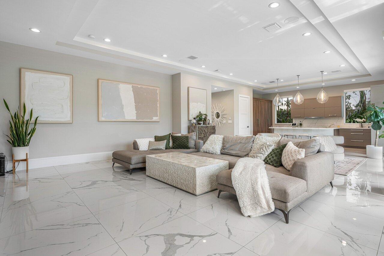 TROPIC ISLE - Residential