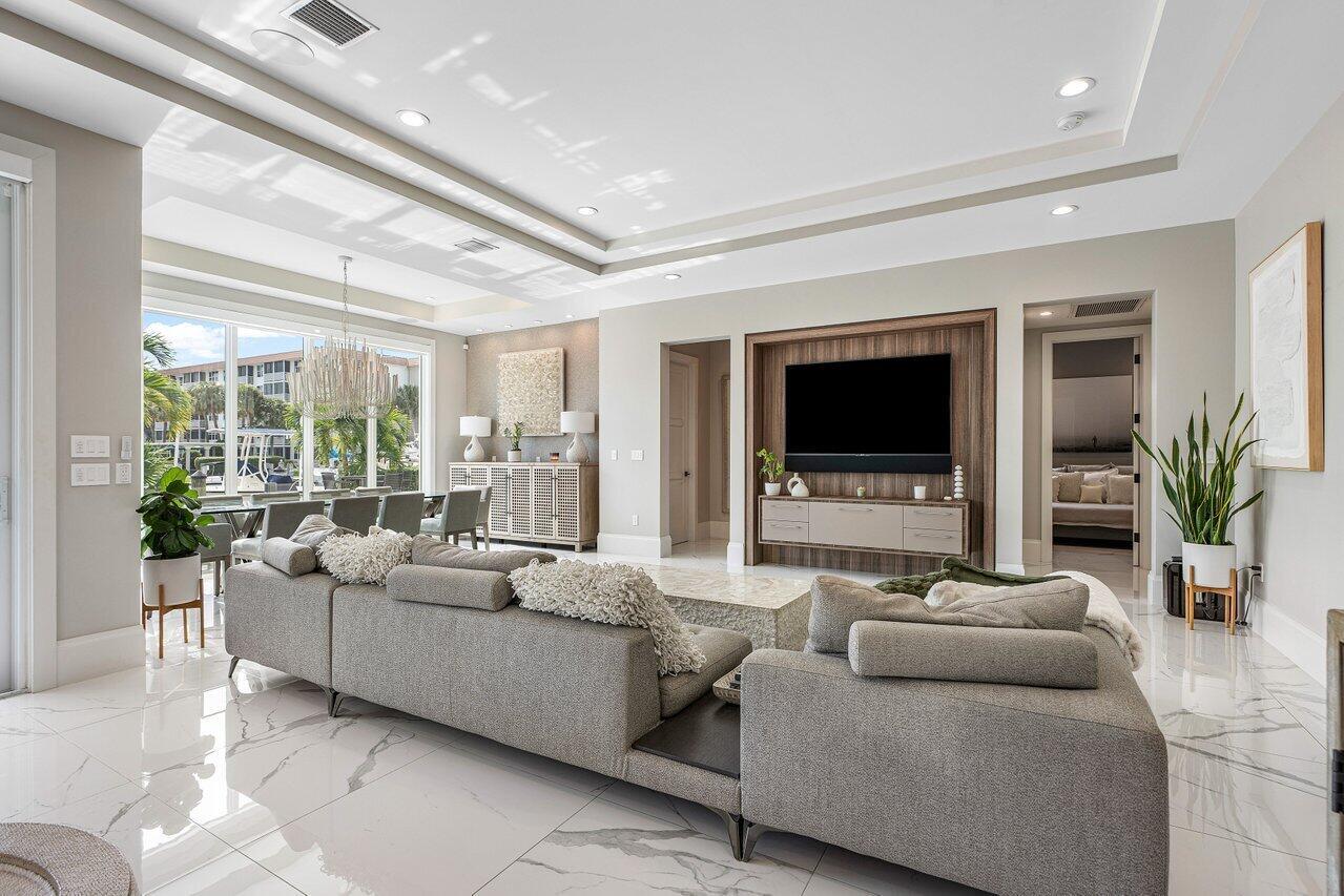 TROPIC ISLE - Residential