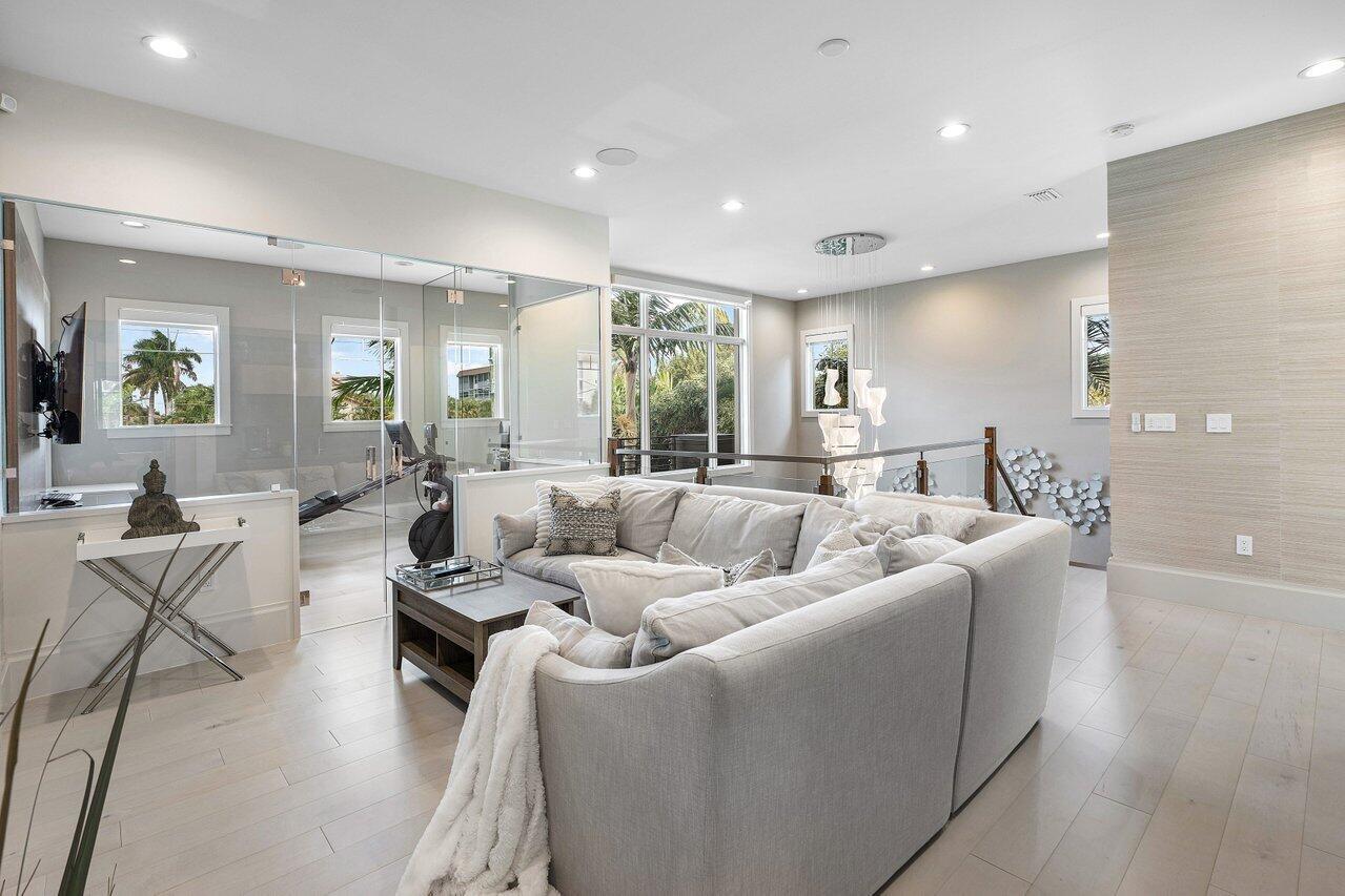 TROPIC ISLE - Residential