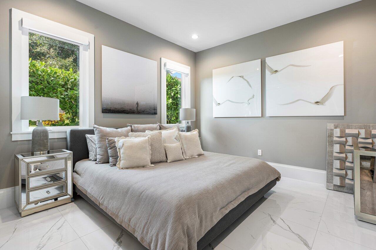 TROPIC ISLE - Residential